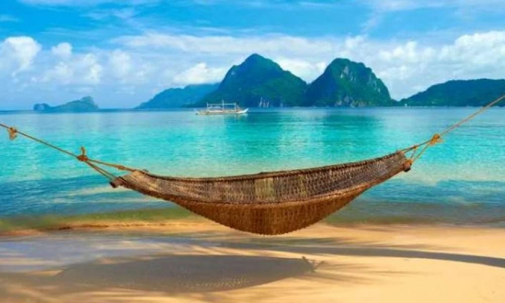 Ένας στους δύο Έλληνες δεν έχει χρήματα να κάνει διακοπές